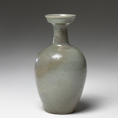 Vase with a Dish-Shaped Mouth