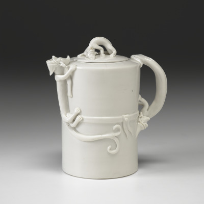 Wine Pot with Coiling Dragons
