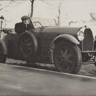 André Derain in his Bugatti Type 43 Automobile