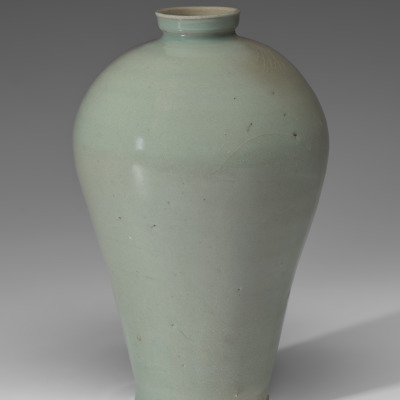Plum Vase (Maebyeong)