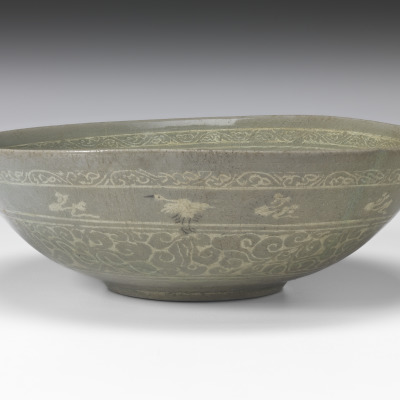 Bowl with Crane and Lychee Designs