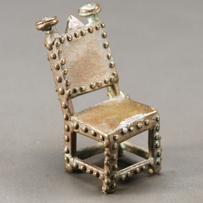 Gold Weight in the form of a Kredom Chair